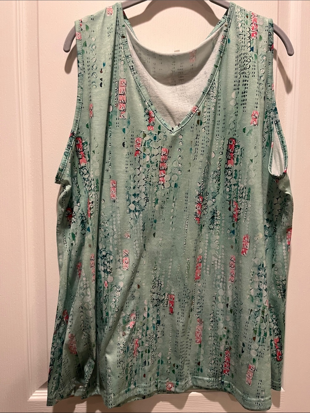 LuLaRoe Mint Green Floral V-Neck Tank - Picture 2 of 7